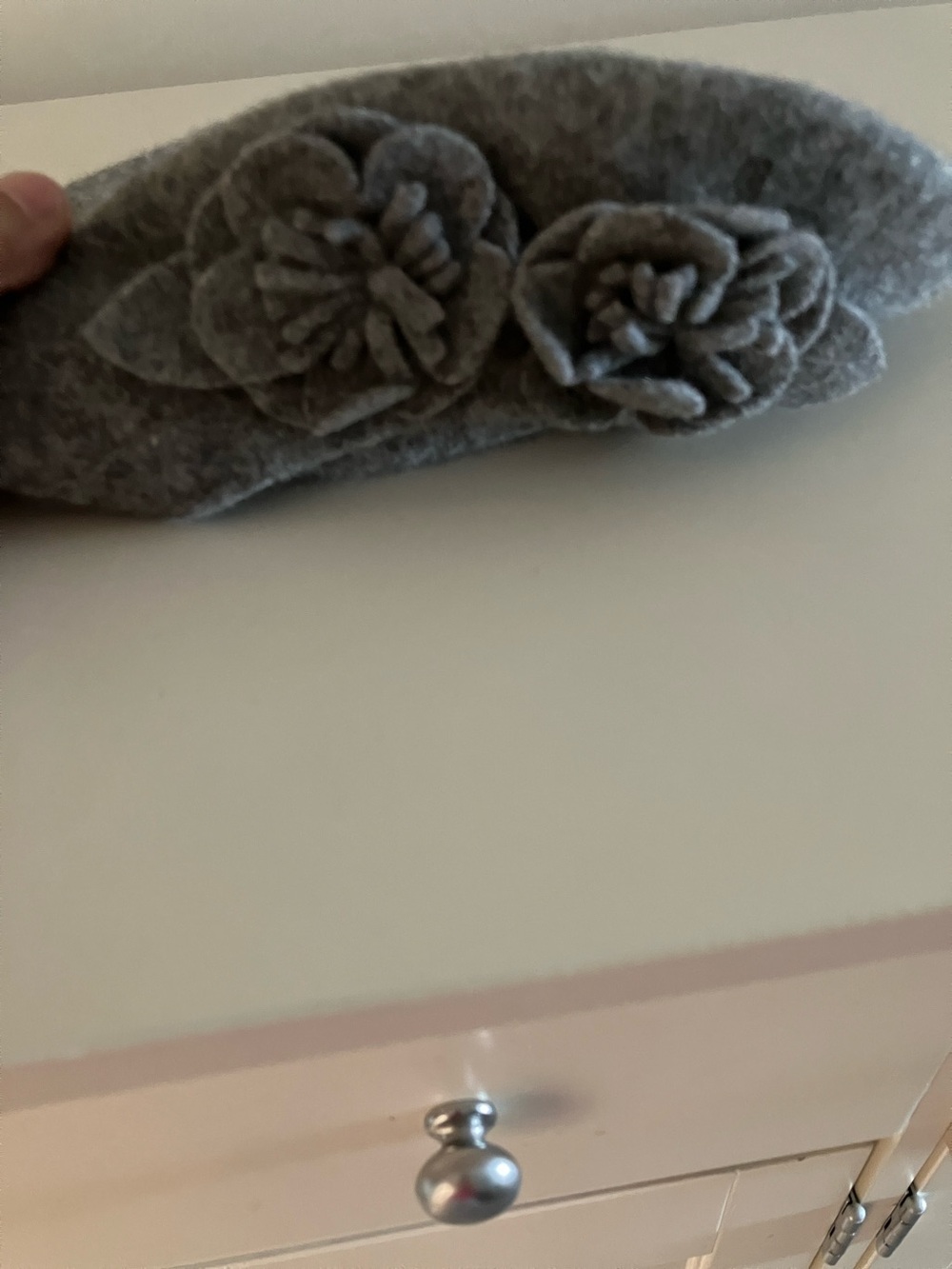 Elegant Gray Felt Floral Beret for Women